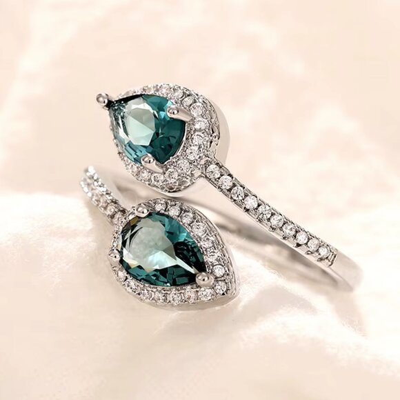 NEW 14k White Gold Pear Cut Diamond Ring Tear Drop Adjustable Resizable Ring - Picture 2 of 6